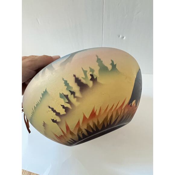 Air Brushed Southwestern Native American Pottery Bear Vase - Picture 7 of 13